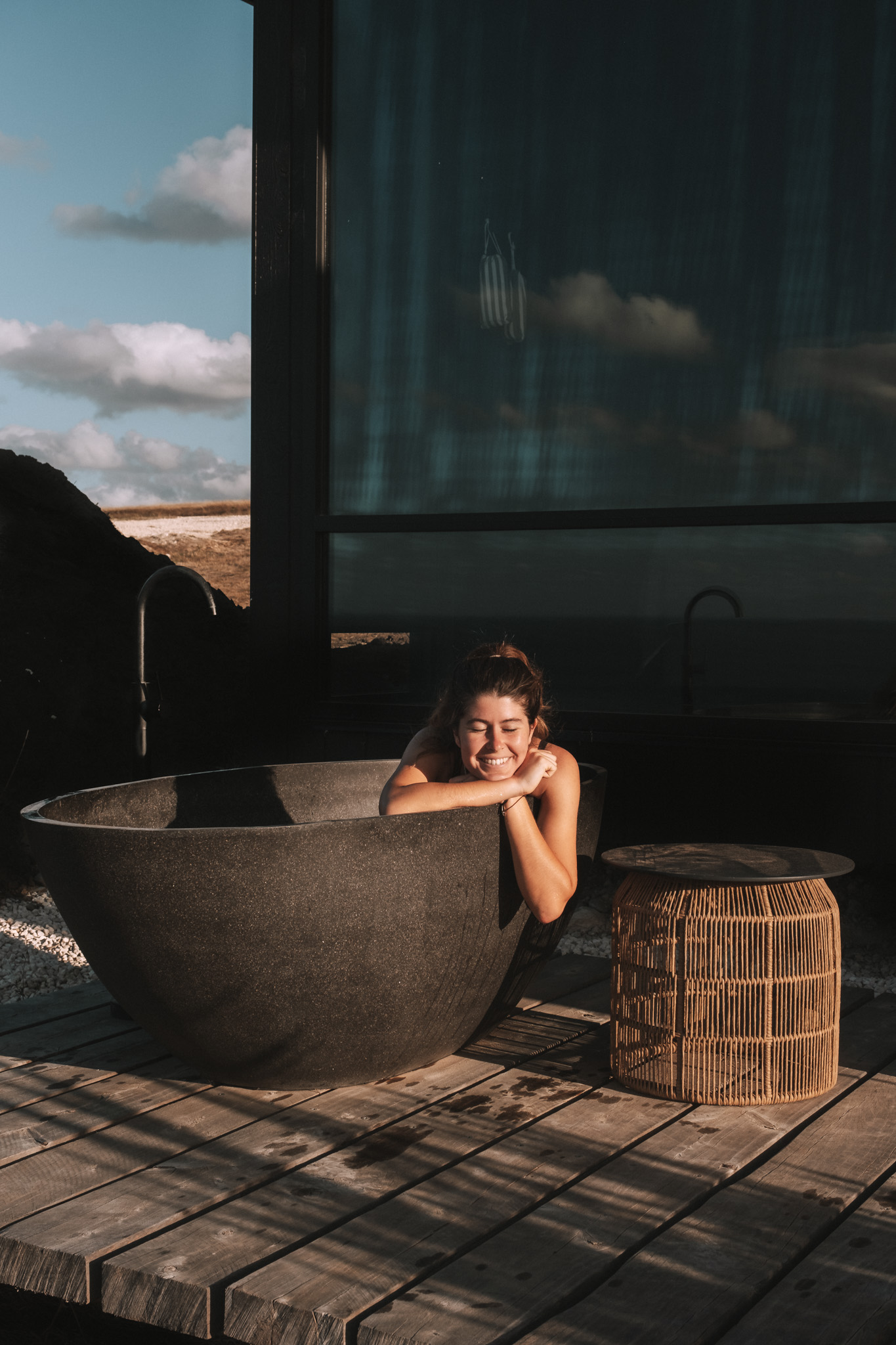 wander_bath_and_balcony-0085